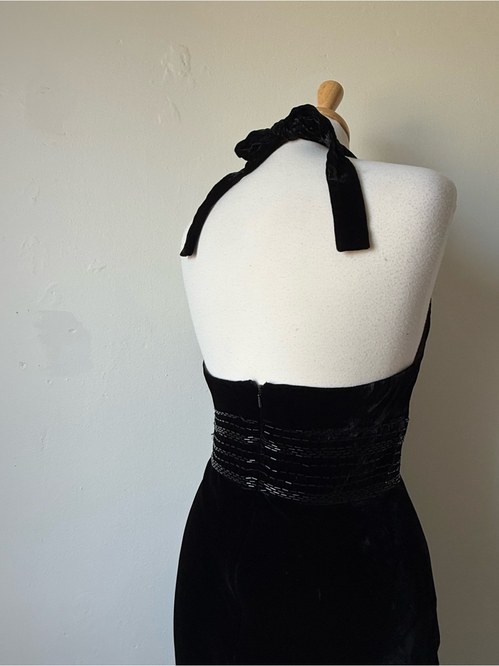 Silk Blend Beaded Jones New York Velvet Halter Cocktail Dress Size 6 - Picture 5 of 8